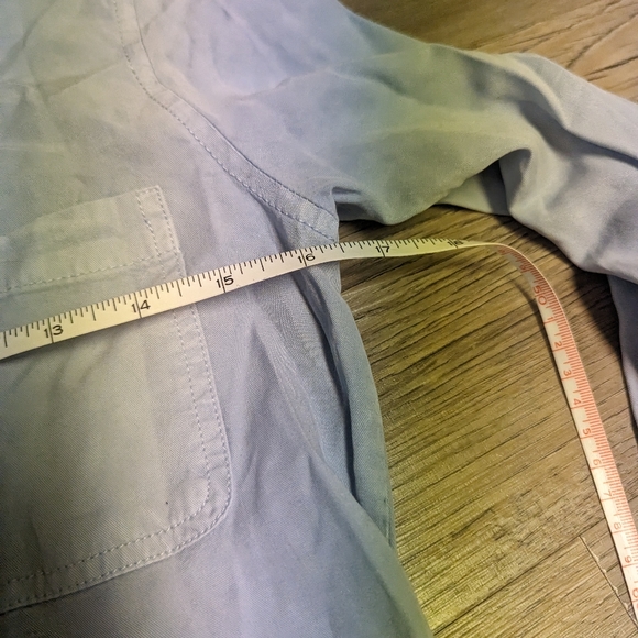 NWTs Tentree collared shirt, size xs, relaxed fit - Picture 5 of 7